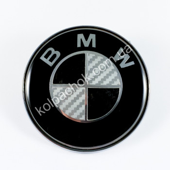 Эмблема BMW черно-белый карбон 82мм.
