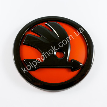 Эмблема Skoda красная 32D853621A (90мм) Эмблема Skoda красная 32D853621A (90мм)