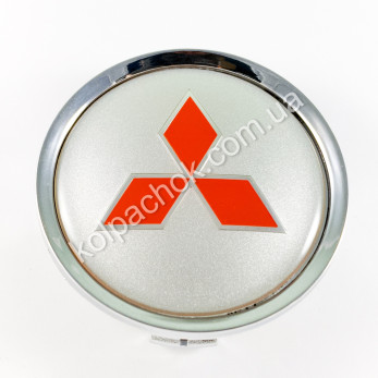 Колпачок на диски Mitsubishi серебро/красный лого (74мм) Колпачок на диски Mitsubishi серебро/красный лого (74мм)