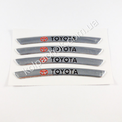 Наклейки на диски Toyota хром