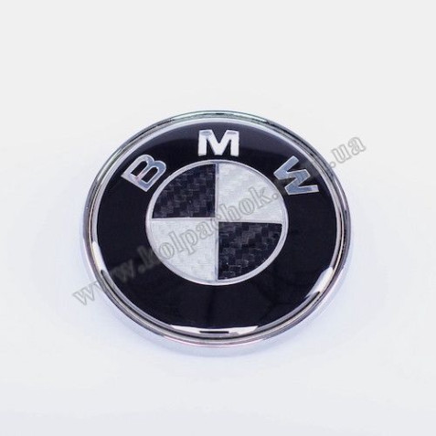 Эмблема BMW черно-белый карбон 78мм.