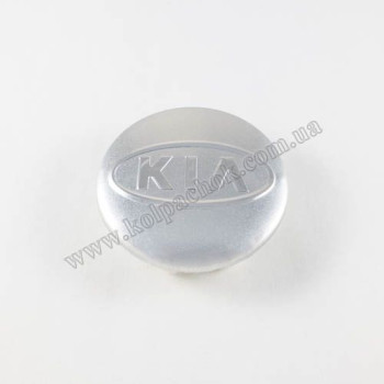 Колпачок на диски Kia серебро/хром овал лого 52960-2F000 (58мм) Колпачок на диски Kia серебро/хром овал лого 52960-2F000 (58мм)